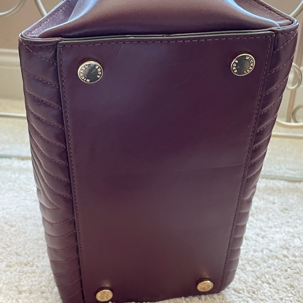 MICHAEL Kors Handbag Burgandy - Picture 3 of 4